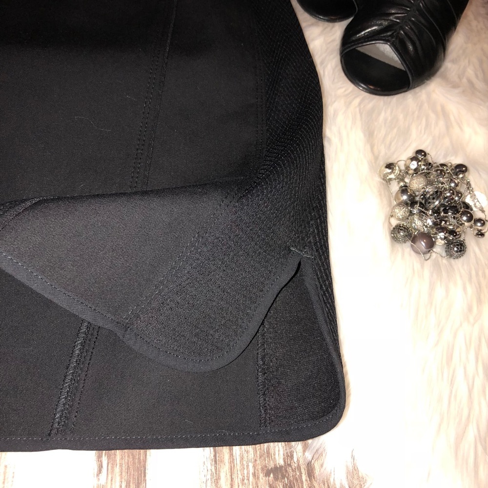 2[White House Black Market]Black pencil skirt. - Picture 3 of 6